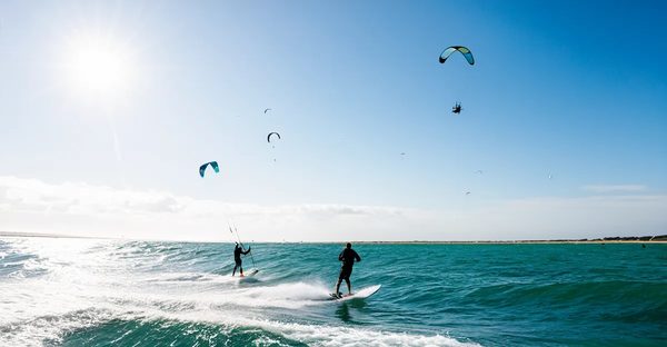 Les incontournables pour réussir votre stage de kitesurf en france